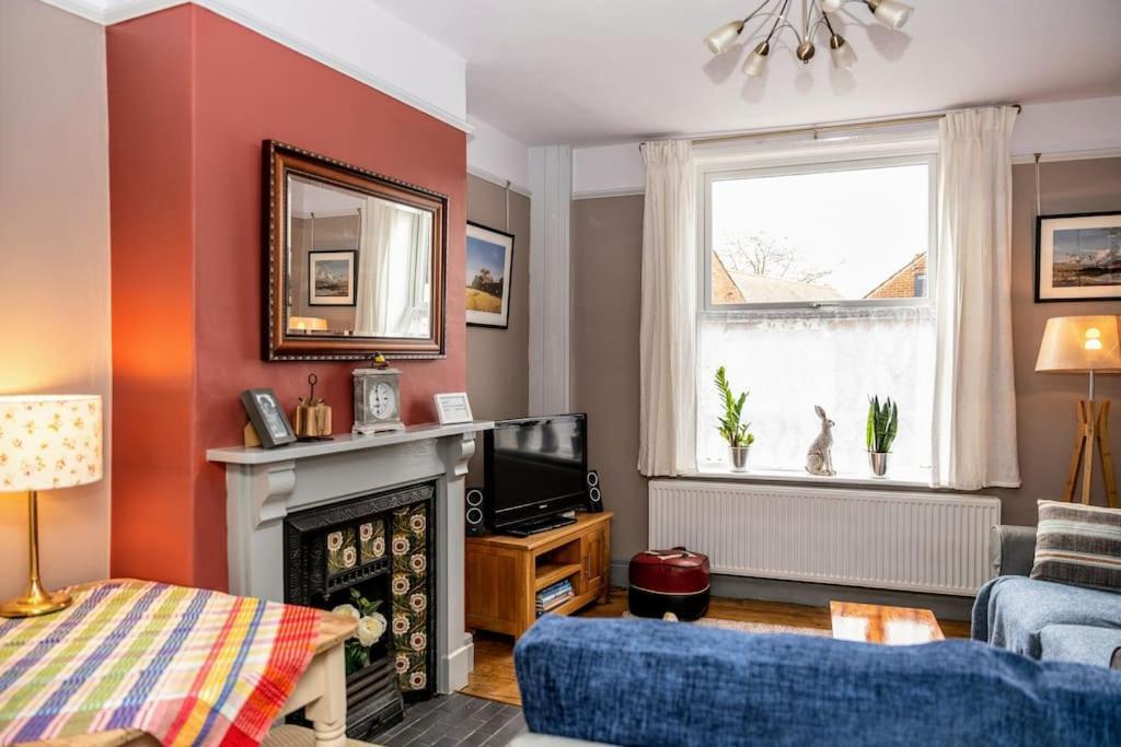 Spacious Charming Cottage Near Lake And Sea Hornsea Bagian luar foto