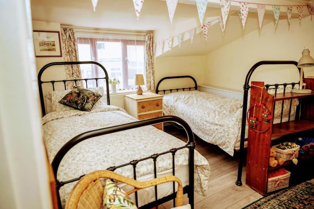 Spacious Charming Cottage Near Lake And Sea Hornsea Bagian luar foto
